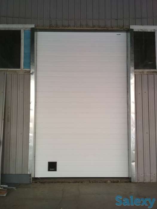 Промышленные секционные ворота, фотография 2