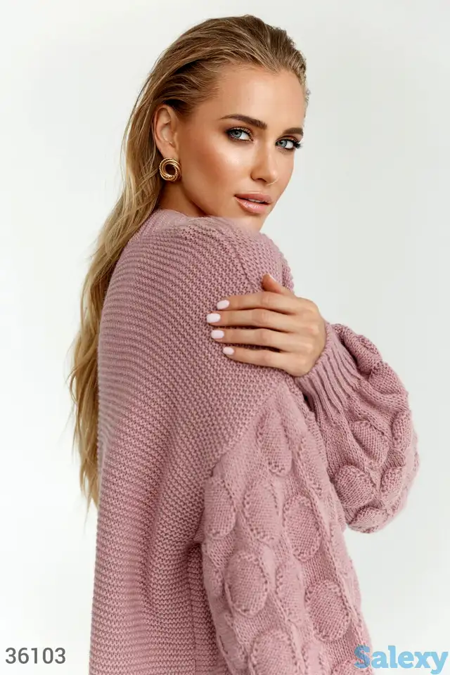 Свободный кардиган трендового пудрового оттенка, фотография 1