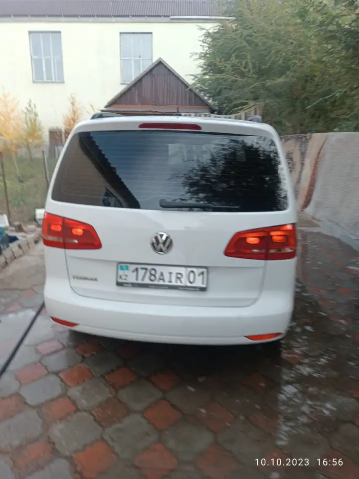 Продажа авто Volkswagen Touran, фотография 3
