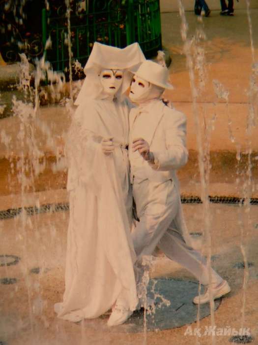 Мимы, живые статуи , фотография 1