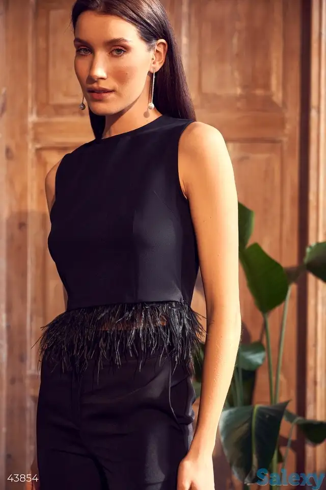 Кроп-топ с декором, фотография 1