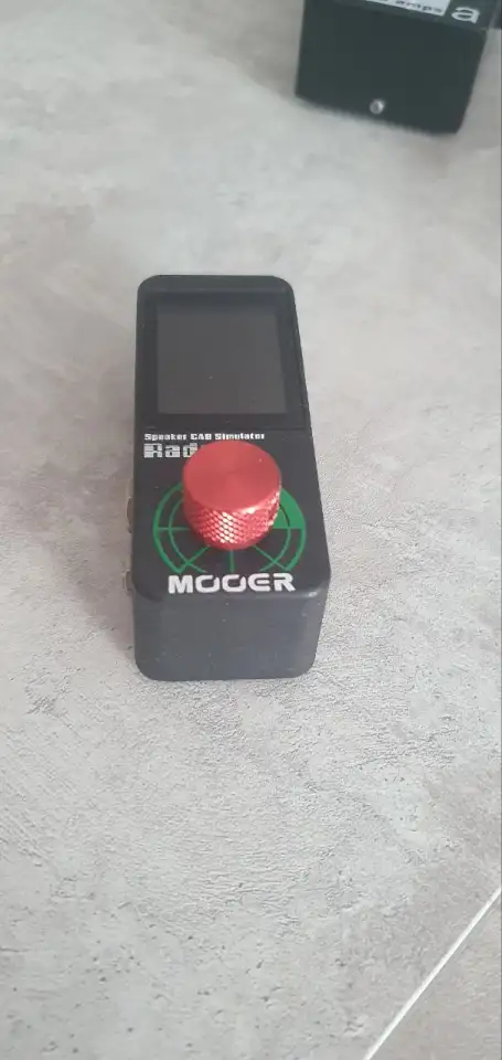 Mooer Radar Speaker CAB Simulator, AMT R2, Focusrite Scarlett solo, фотография 2