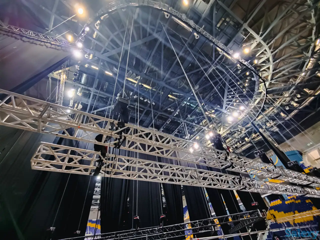 Монтаж сценических лебедок / Установка подвесного оборудования / Высотные работы / Промышленный альпинизм / Альпинисты, фотография 1