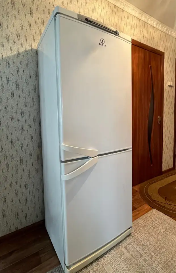 Продаётся холодильник Indesit, фотография 1