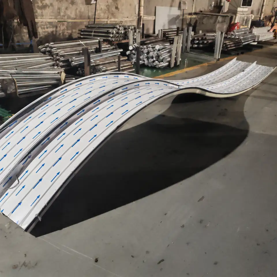 Оборудование для изгиба фальца в радиус, фотография 3