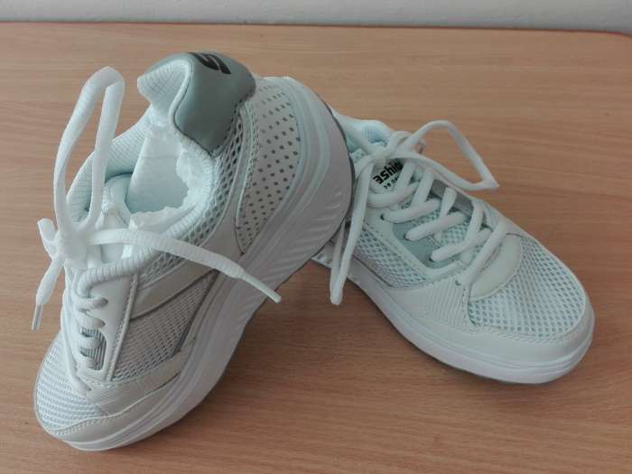 Кроссовки женские, кожа. , фотография 1