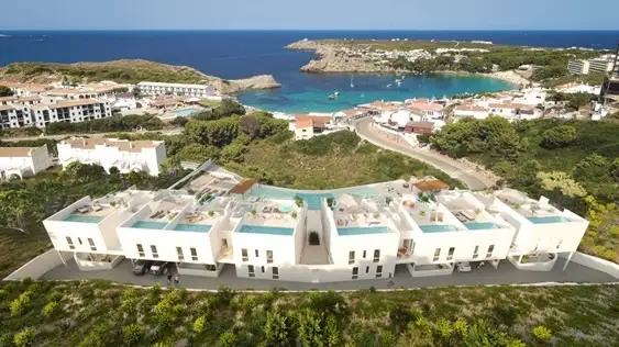 Уникальный дуплекс-пентхаус с бассейном и панорамным видом  Менорка, фотография 1