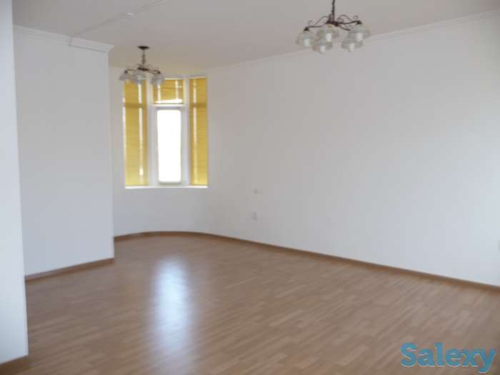 ПРОДАМ ОФИС В ЦЕНТРЕ АКТАУ, 8 микрорайон 27 дом, фотография 9