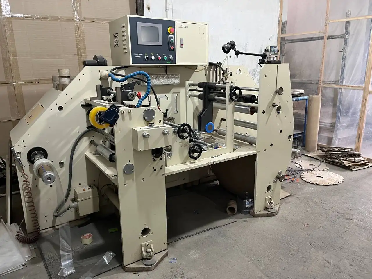 Оборудование по производству термоусадочной плёнки, этикеток и колпачков, фотография 2