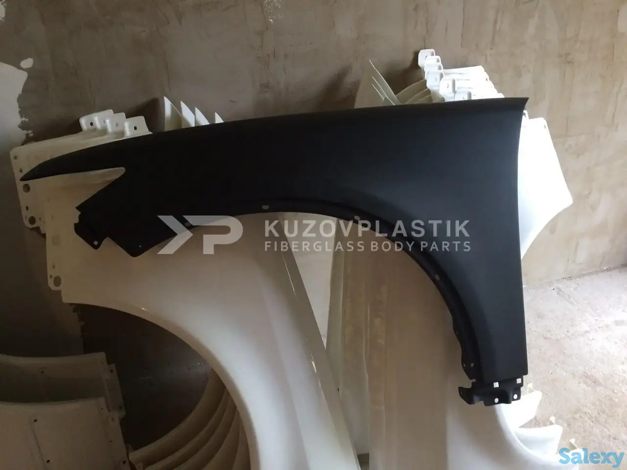 Крыло на Infinity FX35/ FX45 из стеклопластика., фотография 3