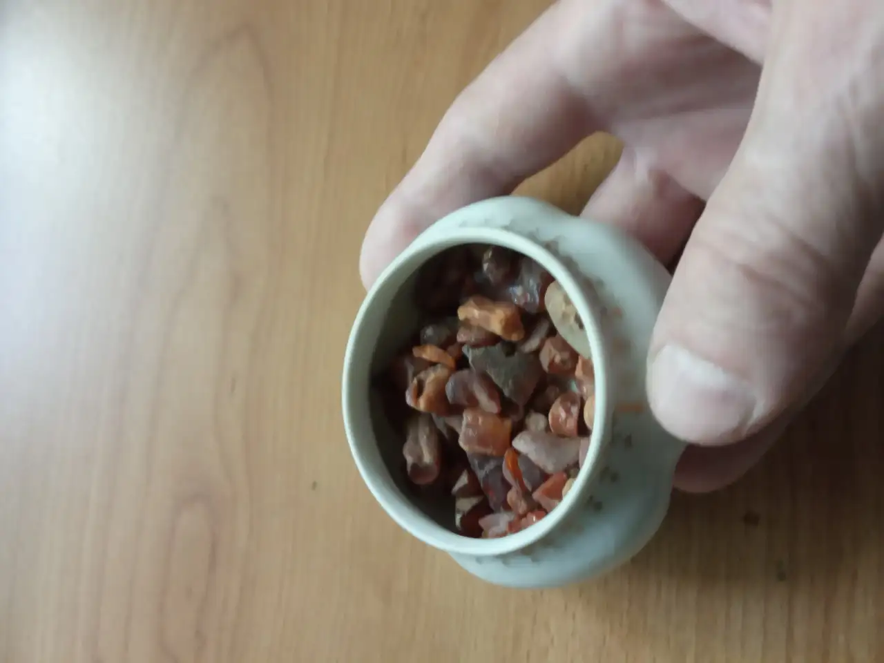 Продам брошь с балтийским янтарём, в отличном состоянии, изготовлена в 1961-ом году, на заказ, стоимость 25000 тенге. Пр, фотография 4