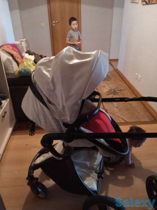Продам коляску трансформер б/у белого цвета, фотография 1