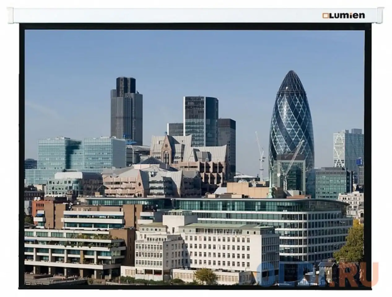 Экран настенный моторизированный lumien lmc-100129 220 x 141 см, фотография 1