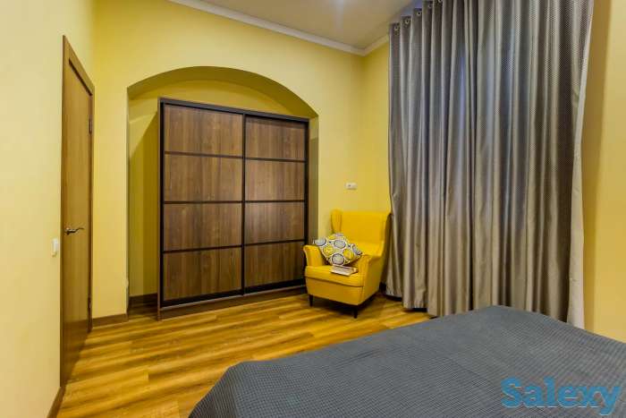 Красивая квартира с желтым интерьером, ул. Навои, 210/1, фотография 3