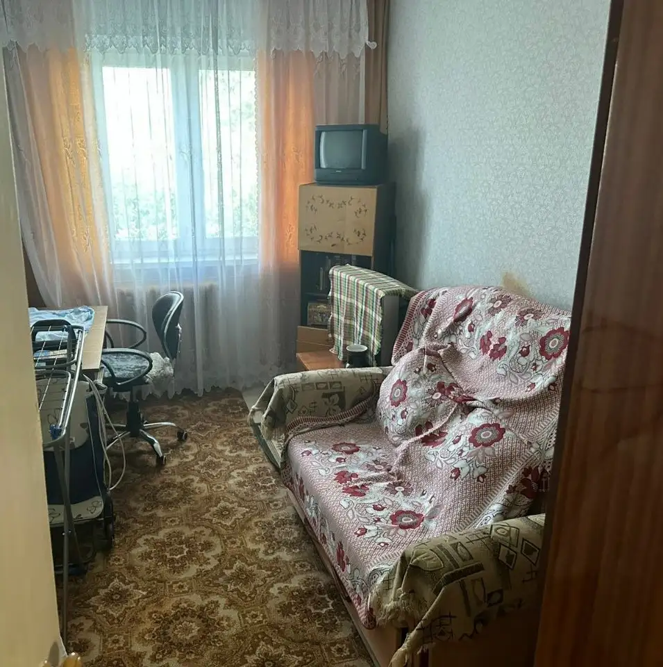 Продаю 2-комнатную квартиру 4мкр., 4 микрорайон, фотография 2