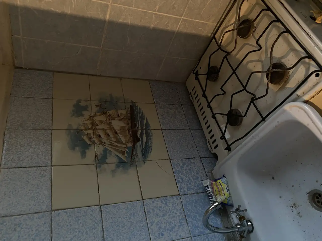 продам 2-х комнатную квартиру в центре Шымкента в кирпичном доме, фотография 2