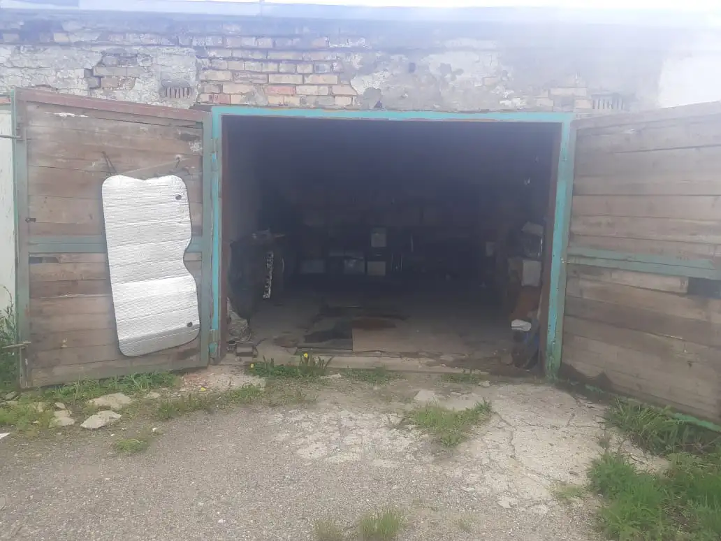 продаю срочно, мкр Юго-Восток,  30й микрорайон , блок 2, ряд 14, гараж 34А., фотография 3