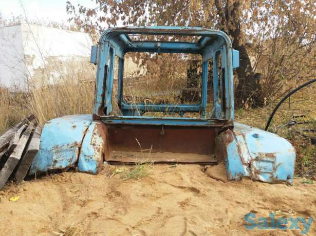 Кабина от трактора,стоит без дело, фотография 1