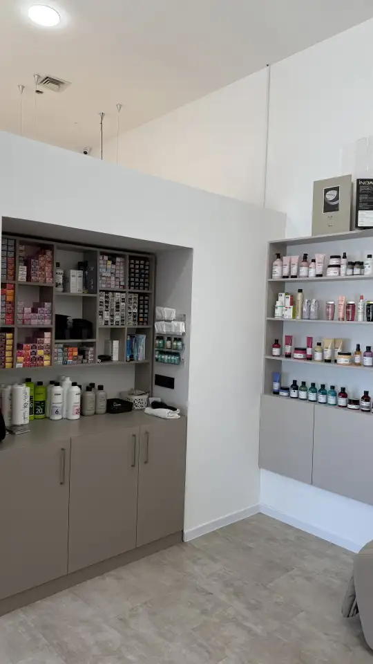 Действующий салон красоты, фотография 1