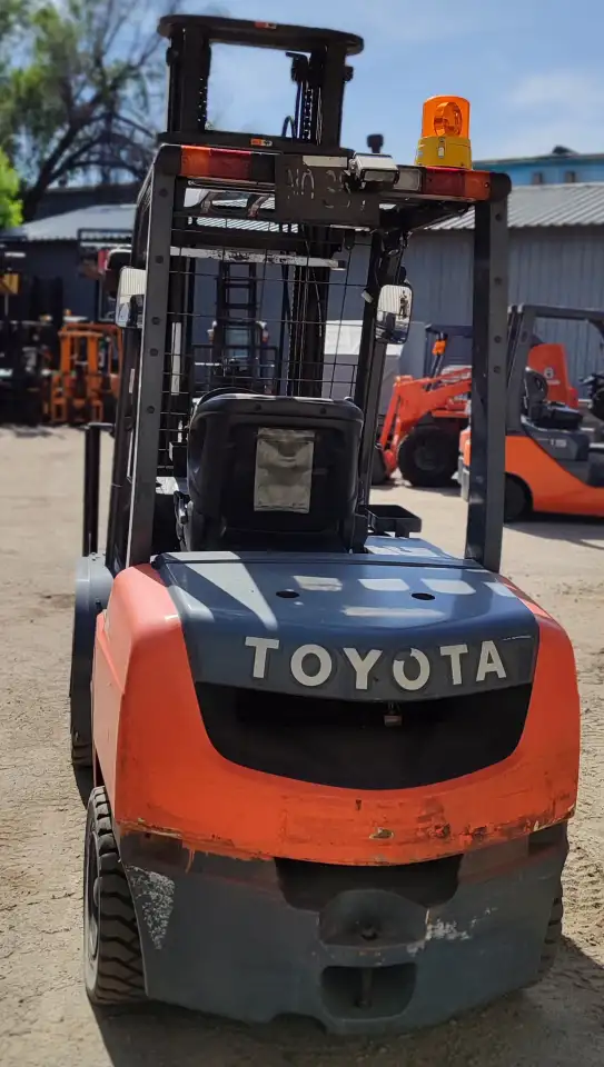 Вилочный погрузчик дизельный Toyota FD30 3-х тонник, фотография 3