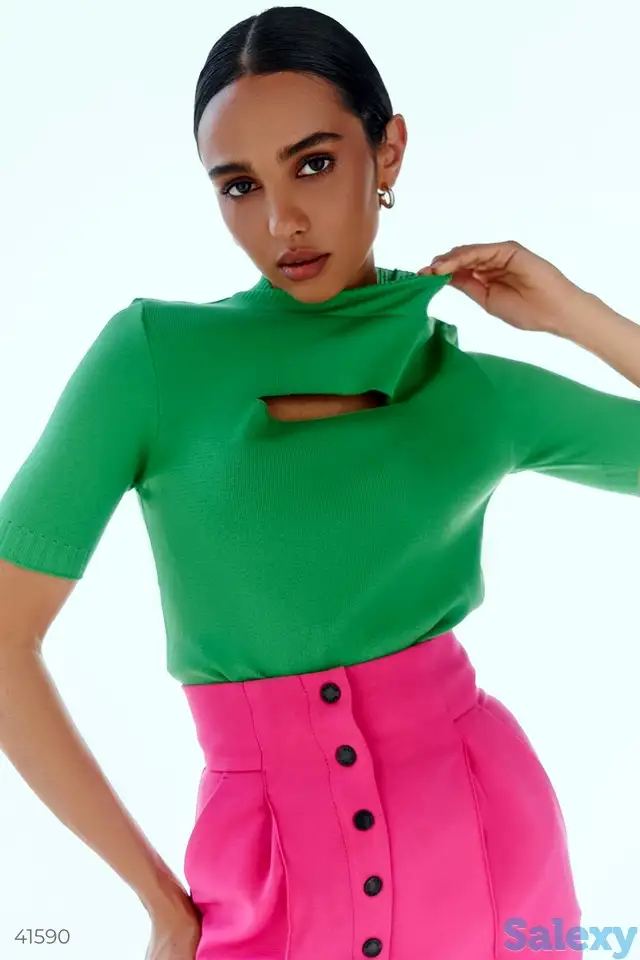 Яркий трикотажный топ, фотография 1