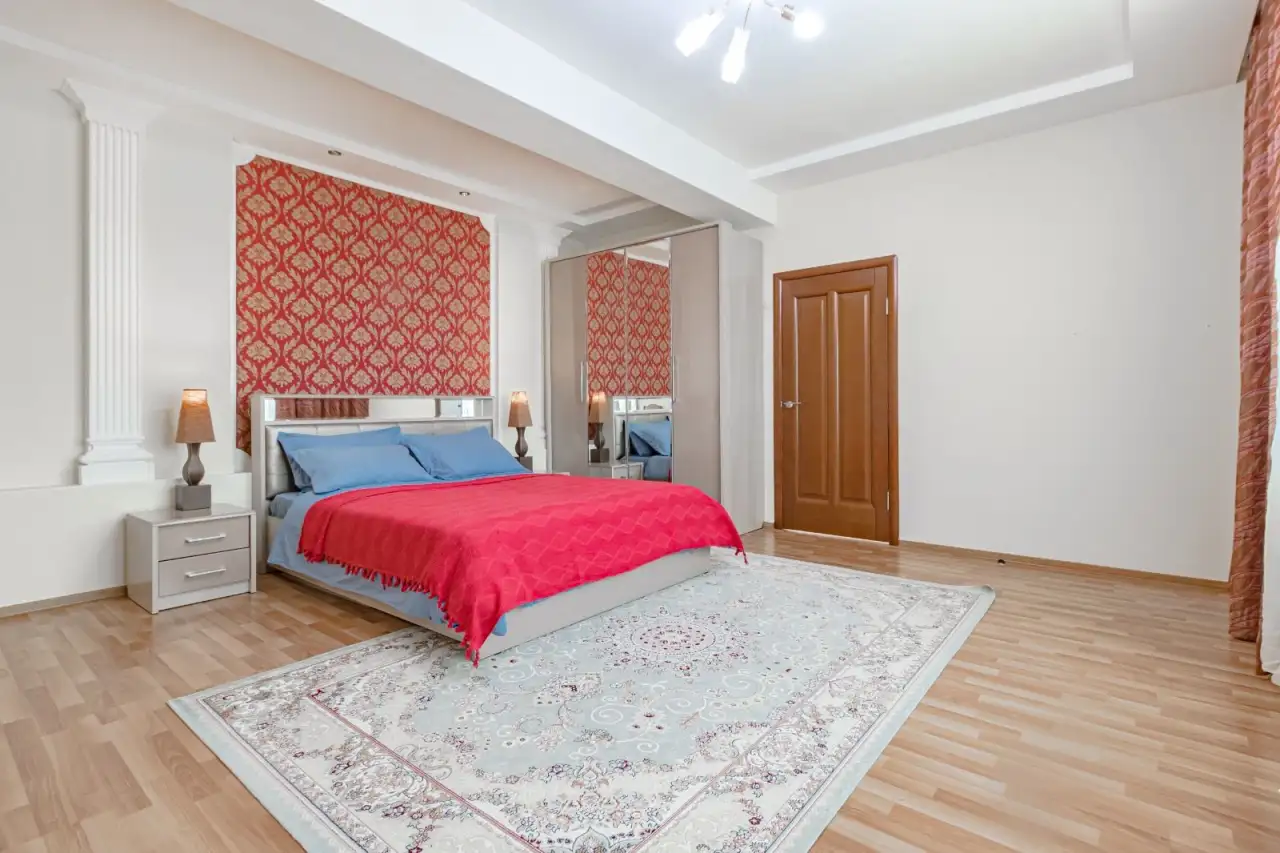 Апартаменты рядом с Байтереком, Достык 5/1, фотография 1