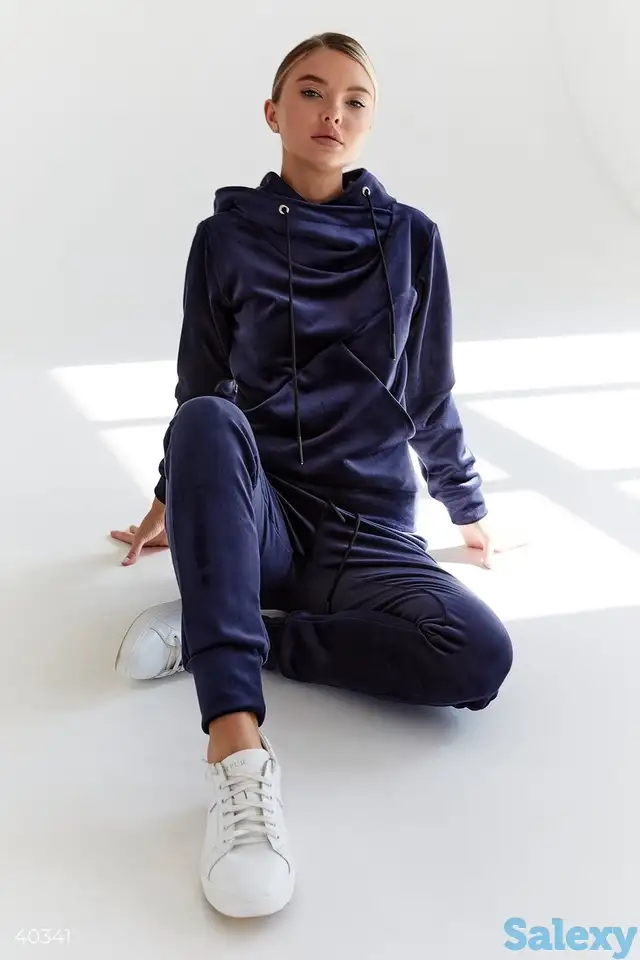 Синий велюровый костюм, фотография 1