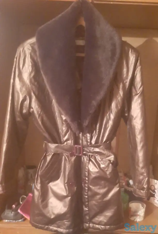 Продам дёшево тёплый модный  плащ = новый, фотография 1