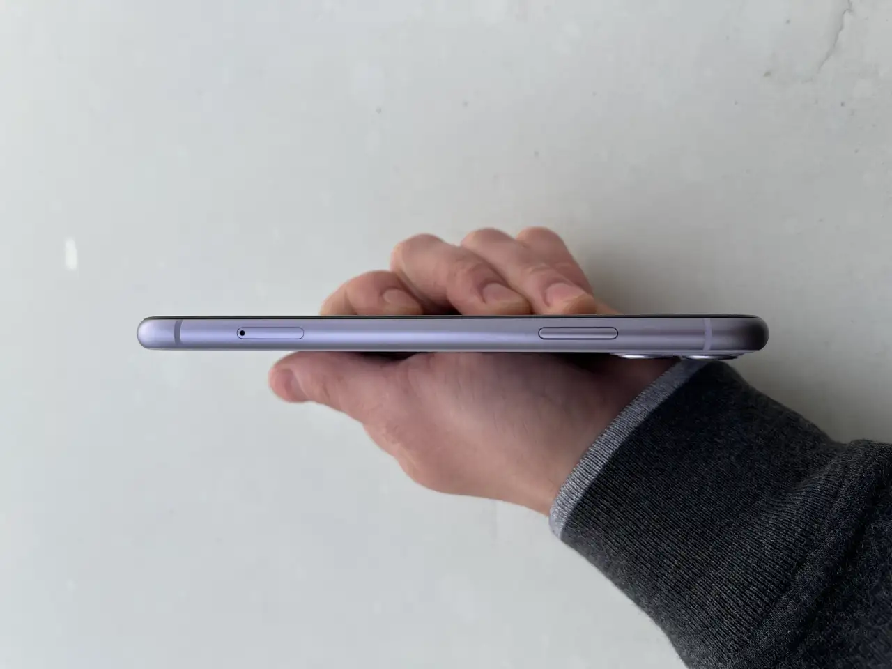iPhone 11 Purple  телефон айфон 11, фотография 5
