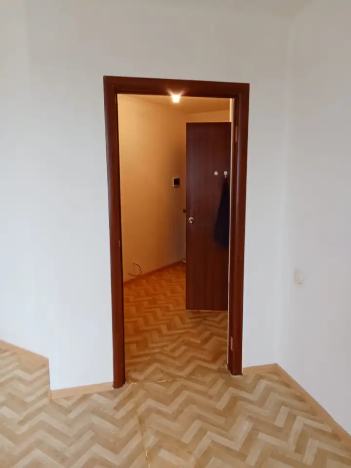 Продам 1 ком.кв от Хозяйки перегорождена пластиком как 2-хкомнатная заот Хозяйки квартиры. Торг уместен., фотография 6