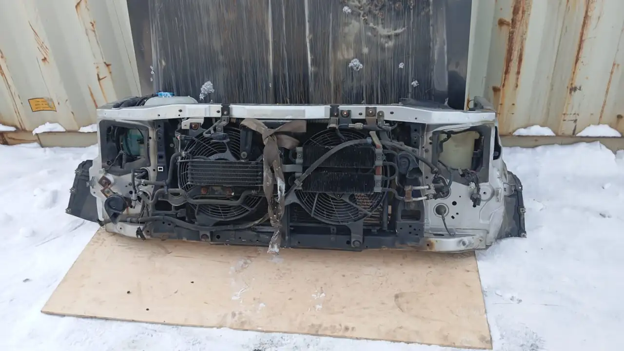 Nissan Patrol Y61 телевизор, фотография 1