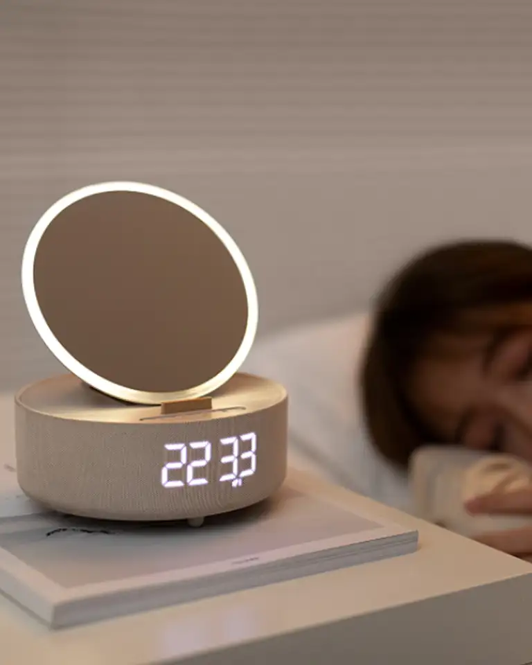 Зеркало-ночник с беспроводной зарядкой и колонкой, фотография 3