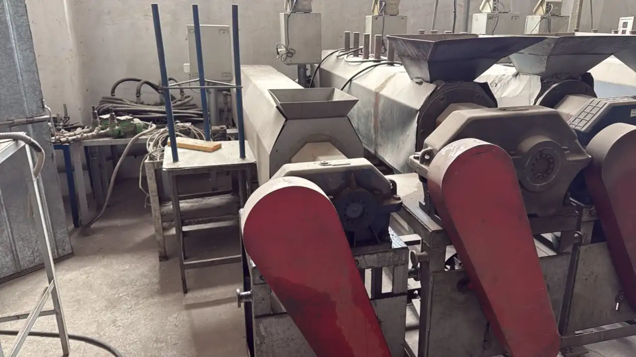 Продам станки для пройзводстава пластиковых люков, фотография 12