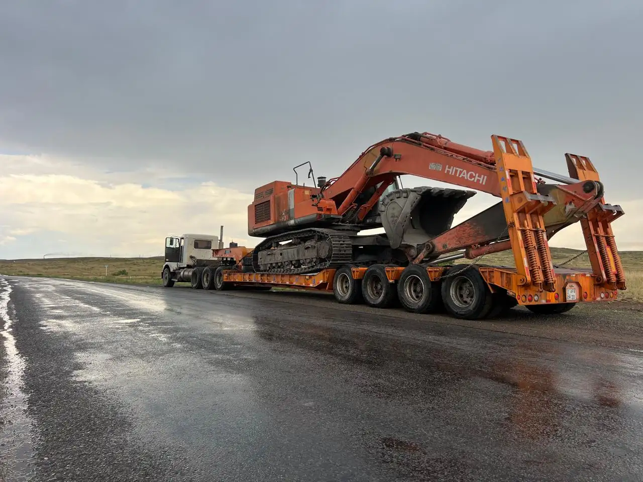 Услуги гусеничного экскаватора Hitachi 450, фотография 5