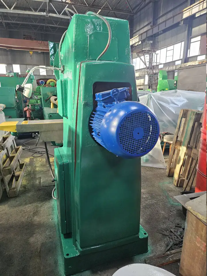 Вертикально-фрезерный станок ВМ127М 1993 г., фотография 6