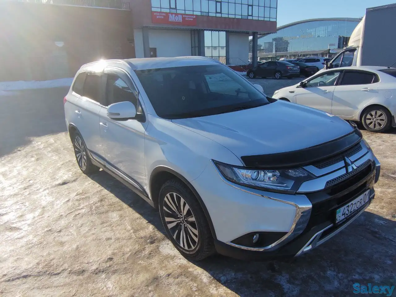 Mitsubishi Outlander 2020 г., фотография 1