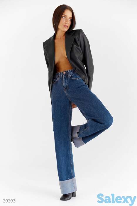 Джинсы с широким подворотом, фотография 1