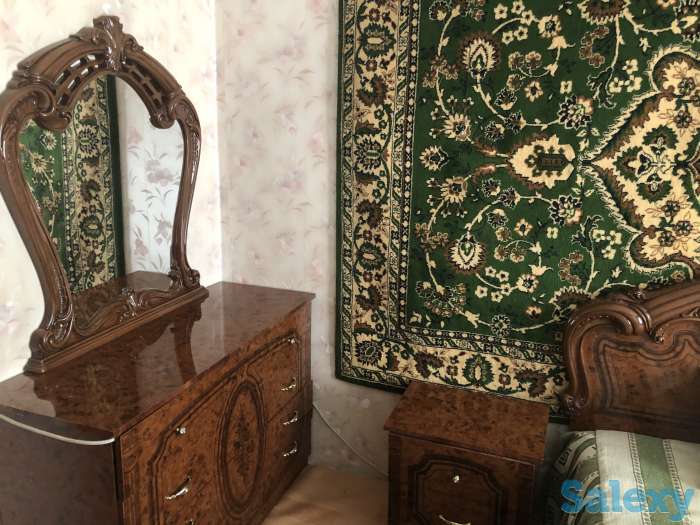 Срочно! Продам шикарную 2-спальную кровать, зеркало-камод и 2 тумбочки, фотография 1