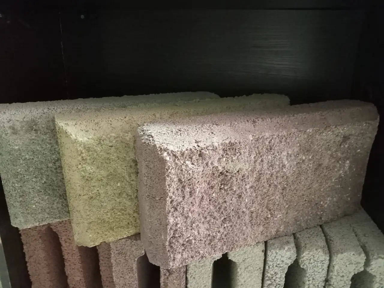 Пескоблоки пустотелые, полнотелые, гладкие, рваные и др., перегородки и т.д., фотография 2