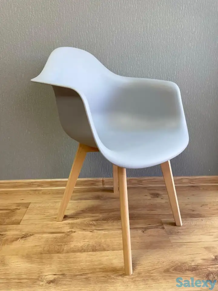 Большой ассортимент стульев и кресел, фотография 6