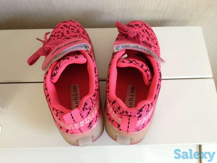 Кроссовки детские на роликах, светящиеся, недорого, фотография 4