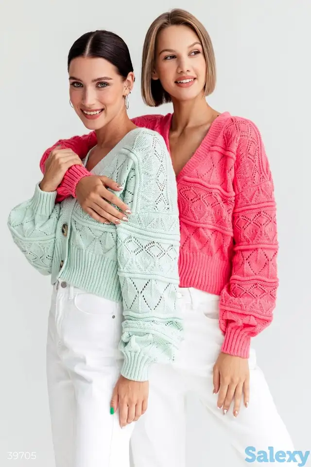 Яркий розовый кардиган, фотография 1