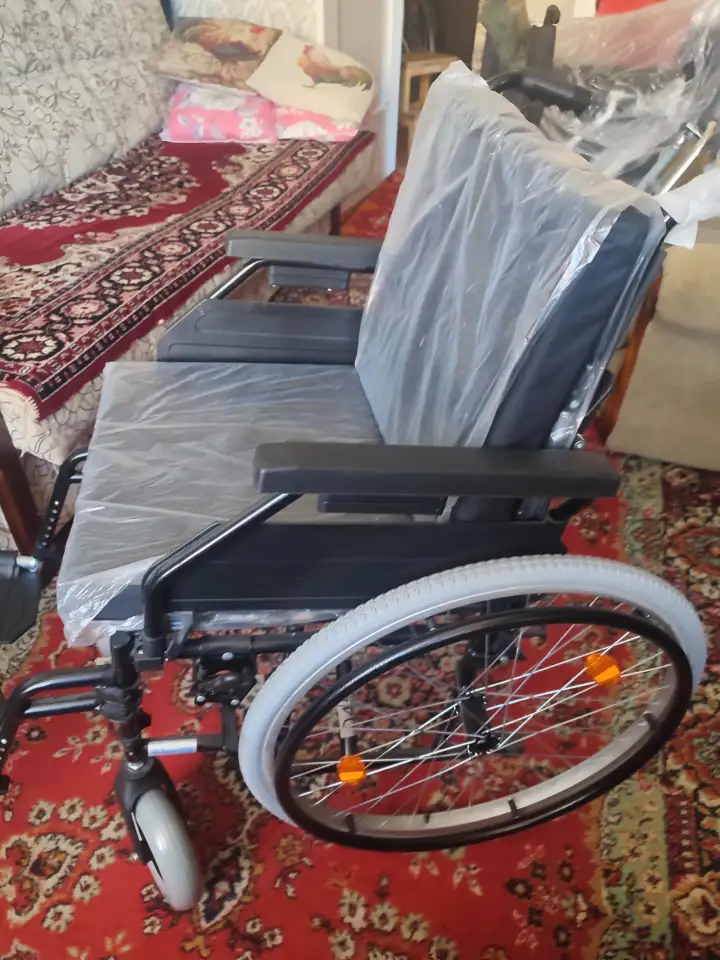 Продам инвалидную коляску, фотография 1