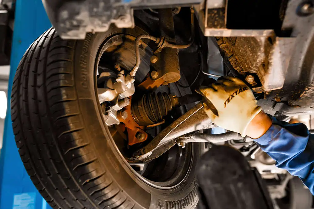 Ремонт ходовой части автомобиля, фотография 1