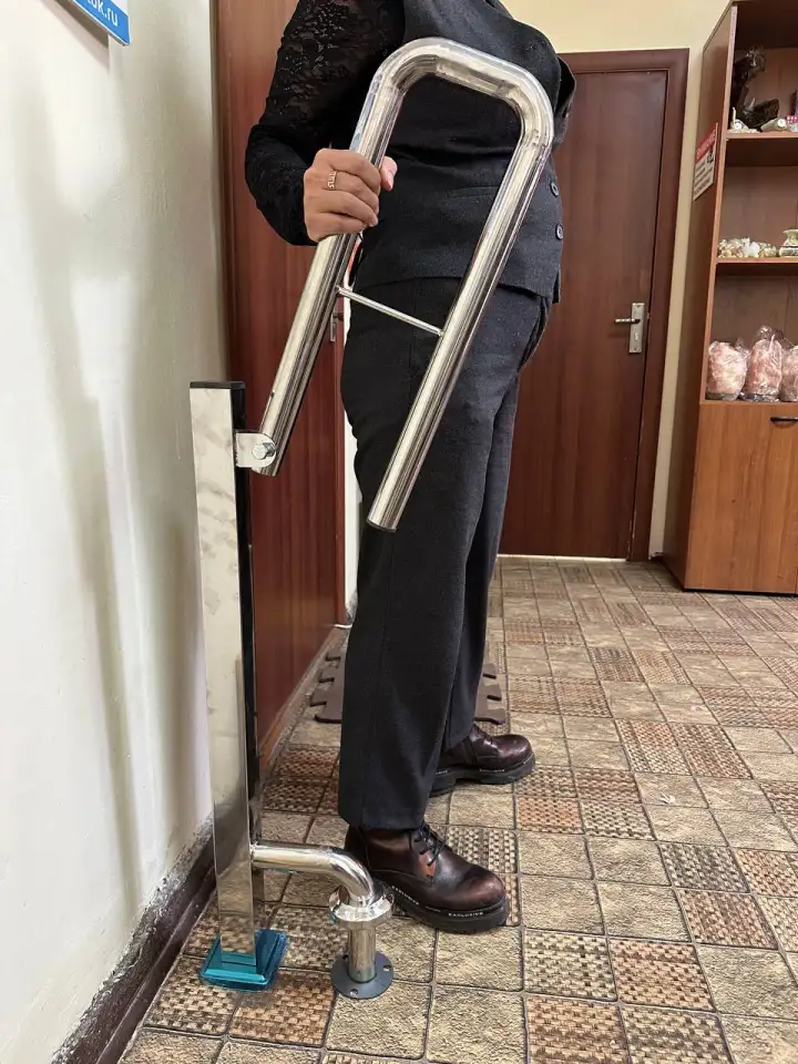 Поручень для инвалидов откиднойподъемный Хром с ножкой, фотография 2