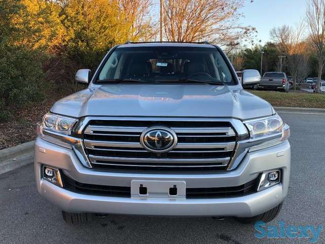 Toyota Land Cruiser 2017 model, фотография 2