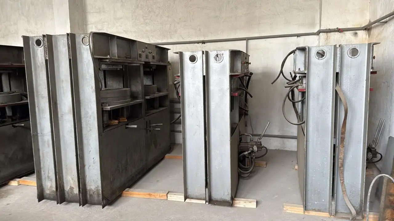 Продам станки для пройзводстава пластиковых люков, фотография 8