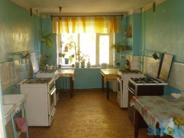 Срочно в Саратове продам большую клинату в общежитии по выгодной цене, фотография 2