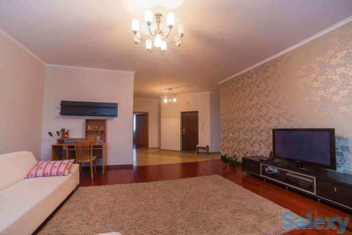 Отличная двушка в центре города, р-н Юго восток, проспект Строителей, фотография 1