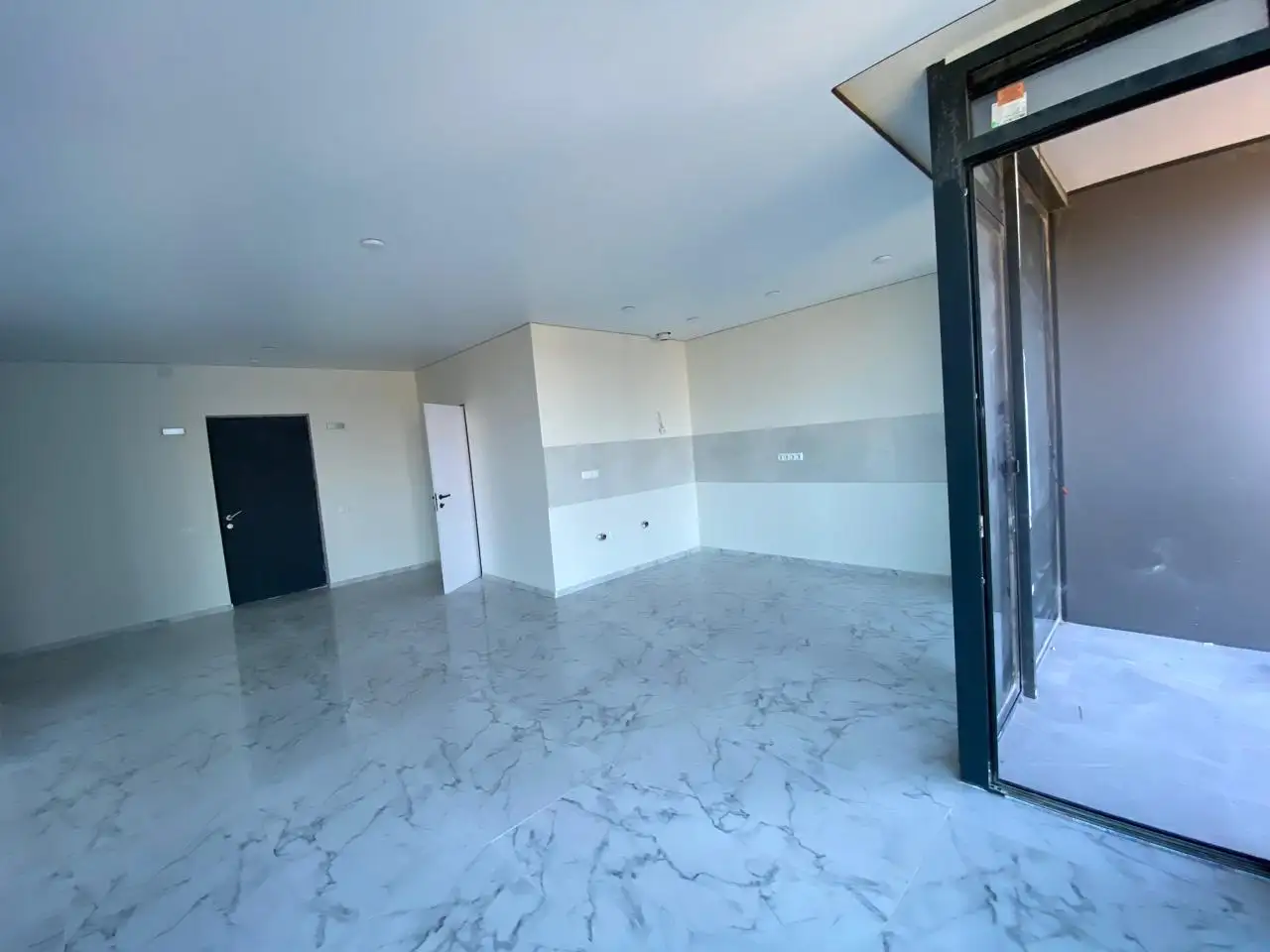 Продается Квартира 50 метров до моря в элитном комплексе. Цена СНИЖЕНА Батуми., фотография 2